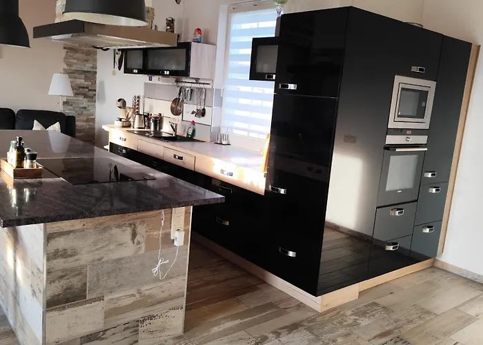 Mit 2 Schlafzimmern آنغرمونده